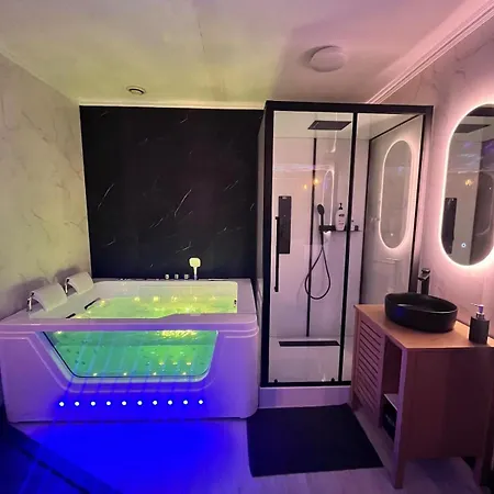 Apartmán Cinema, Jacuzzi, Borne Arcade Bordeaux