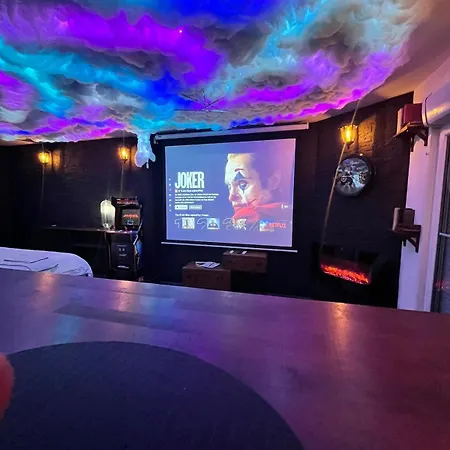 Cinema, Jacuzzi, Borne Arcade * Bordéus