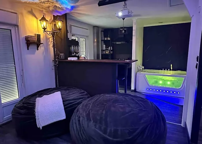 Cinema, Jacuzzi, Borne Arcade