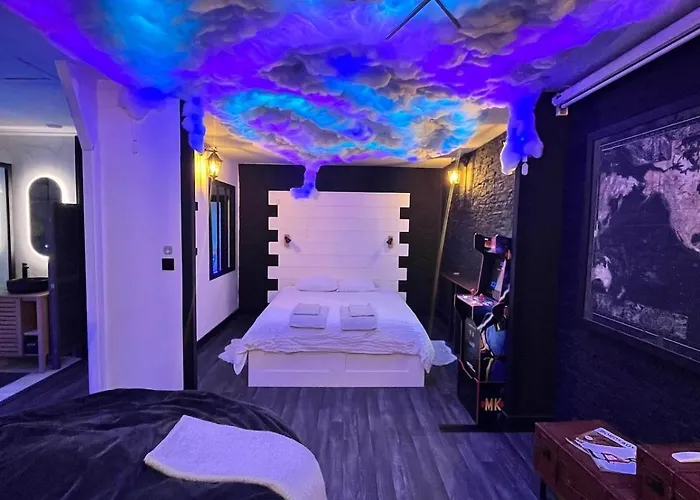 Cinema, Jacuzzi, Borne Arcade Apartment