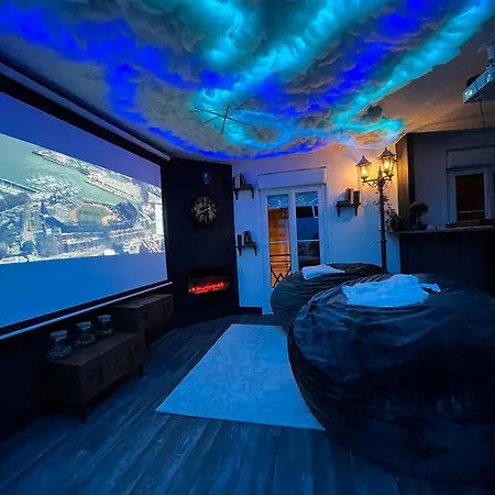 Cinema, Jacuzzi, Borne Arcade * 波尔多